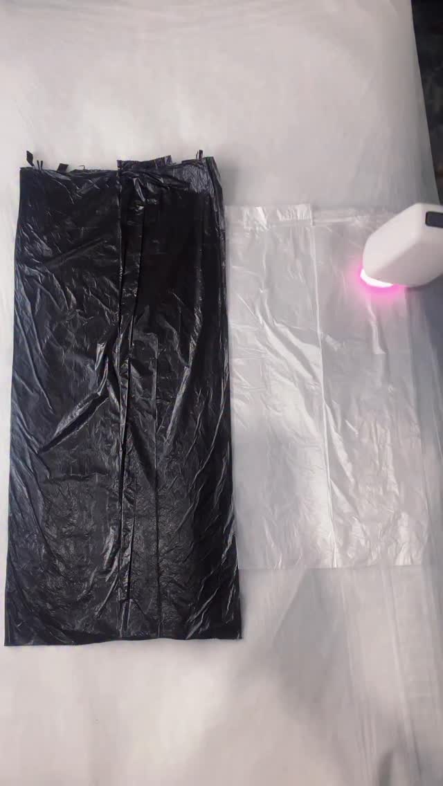 Nedeni ?
Melanin olarak adlandırılan, kılın yapısında bulunan siyah boya maddesi tarafından, lazer ışınının emilmesi ile oluşan ani yüksek ısı enerjisi, kılı üreten kök hücrelerini hasara uğratır. Siyah kıllar yani melanin maddesini fazlaca içeren kıllar epilasyondan daha fazla etkilenirken, gri ve beyaz kıllarda etkinlik yok denecek kadar düşük olur.

#lazerepilasyoncihazı #buzlazerepilasyon #diotlazer #tüy