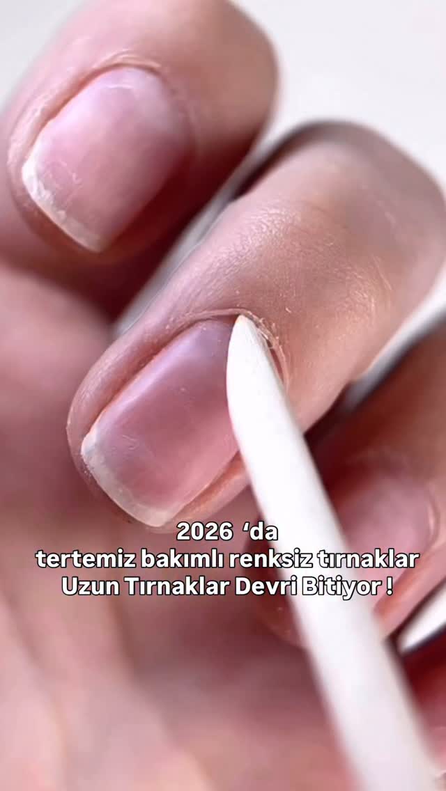 Bırak tırnaklar nefes alsın 💕

#pedikur #maniküre #kalicıoje #bakimlieller #ıstanbul